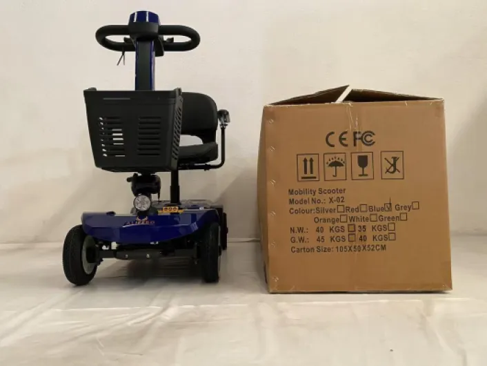 Véhicule de Mobilité Électrique Pliable et Léger pour Adultes, 4 Roues à Pneu Solide, Ultra Compacte pour Personnes à Mobilité Reduite (rouge)